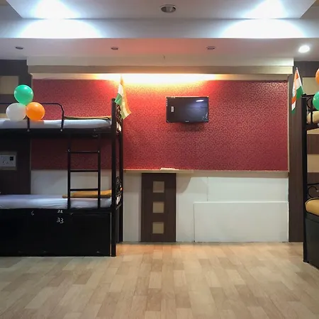 Bandra Dormitory Only For Indian Male-3
